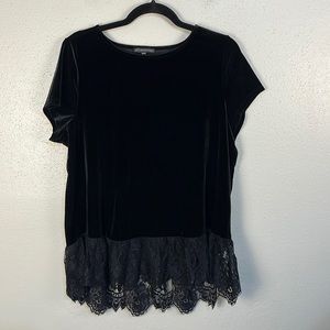 Adrianna Papell black velvet top with black lace trim size XL